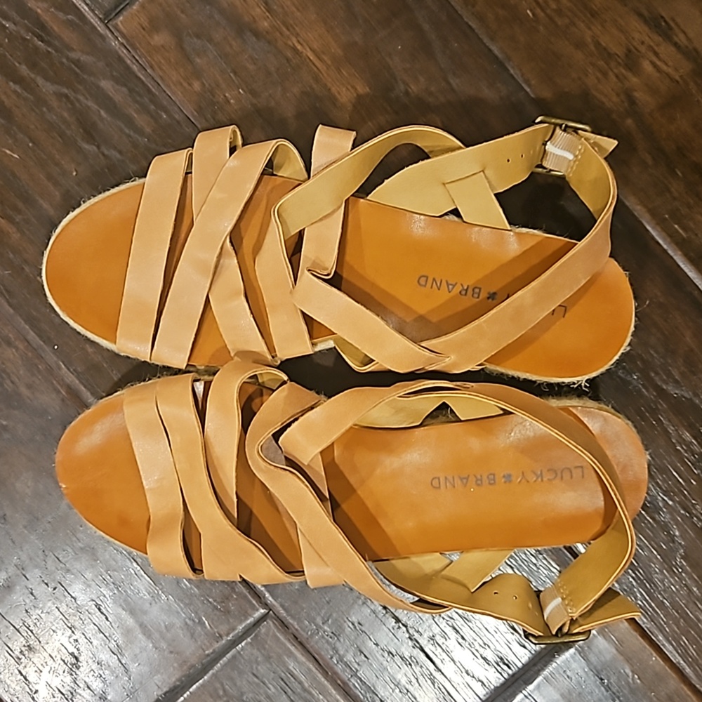Lucky brand leather platform sandals 7.5